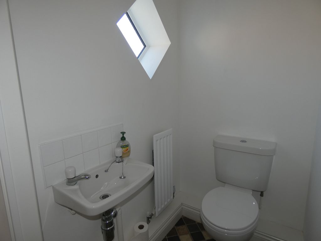 Ground Floor W/C- click for photo gallery